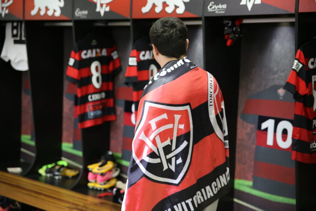 Sócio do Vitória tem dia de Rei no Estádio do Barradão