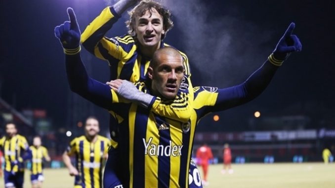 Besiktas vence clássico com Fenerbahçe com golaços de Quaresma e