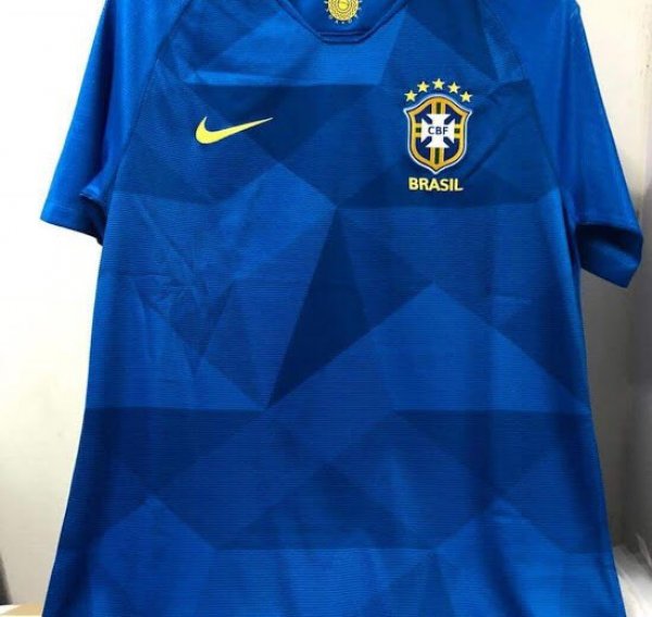 Vaza na internet as supostas camisas do Brasil para Copa 2018. Veja!