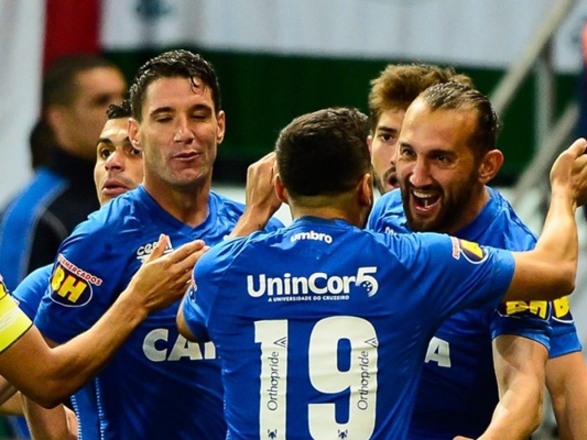 Histórico de duelo contra o Cruzeiro coloca Corinthians com um pé