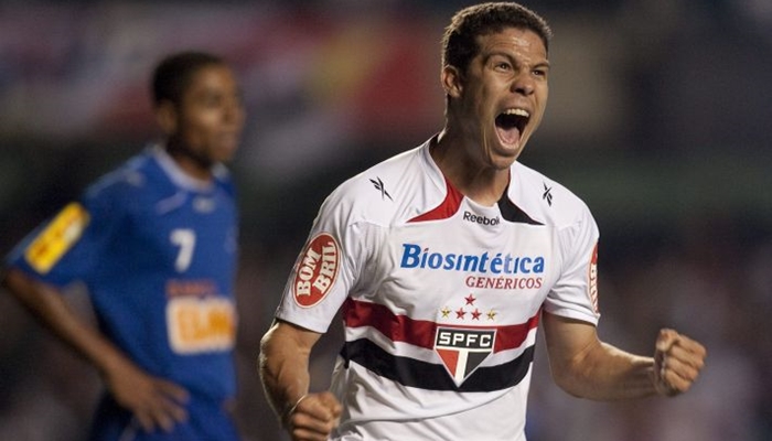 Hernanes rescinde contrato com São Paulo Futebol Clube