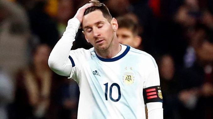 O jogo marcou o retorno do atacante do atacante Lionel Messi após nove meses afastado.
