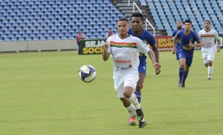 O Bahia foi incapaz de vencer o Sampaio Corrêa, o SEGUNDO PIOR time da competição ao perder pelo placar de 1 x 0, e com um AGRAVANTE, o adversário todo morto, por luxo ou desinteresse poupou no jogo de hoje vários jogadores visando a partida das semifinais do Campeonato Maranhense contra o Imperatriz na próxima terça-feira no mesmo estádio que hoje despachou o Bahia.