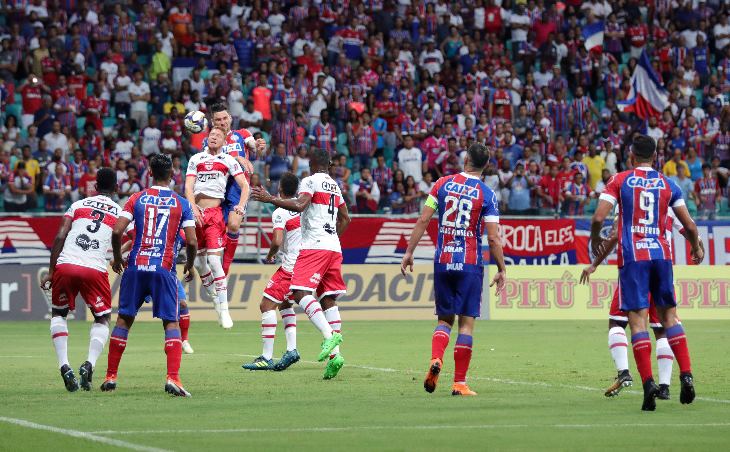 O histórico dos confrontos entre os clubes aponta uma enorme superioridade tricolor, talvez uma das maiores considerando os clubes do nordeste. Bahia e CRB já se enfrentaram 41 vezes em toda a história. Tricolor venceu 26, o time alagoano quatro e houve 11 empates. Porém, nos últimos cinco encontros, o Bahia venceu em duas oportunidades e as demais registraram empates. No geral, o Bahia marcou 81 gols e sofreu apenas 35.