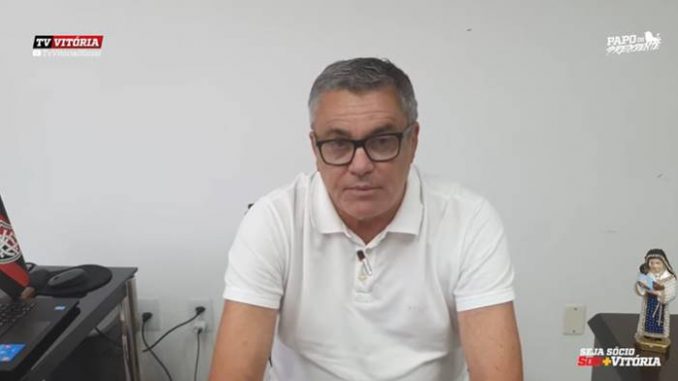 Conselho do Vitória agenda votação de contas da gestão de Paulo Carneiro