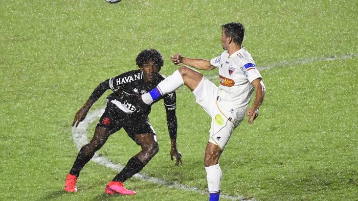 Vasco empata com o Fortaleza e empurra adversário do Bahia ...