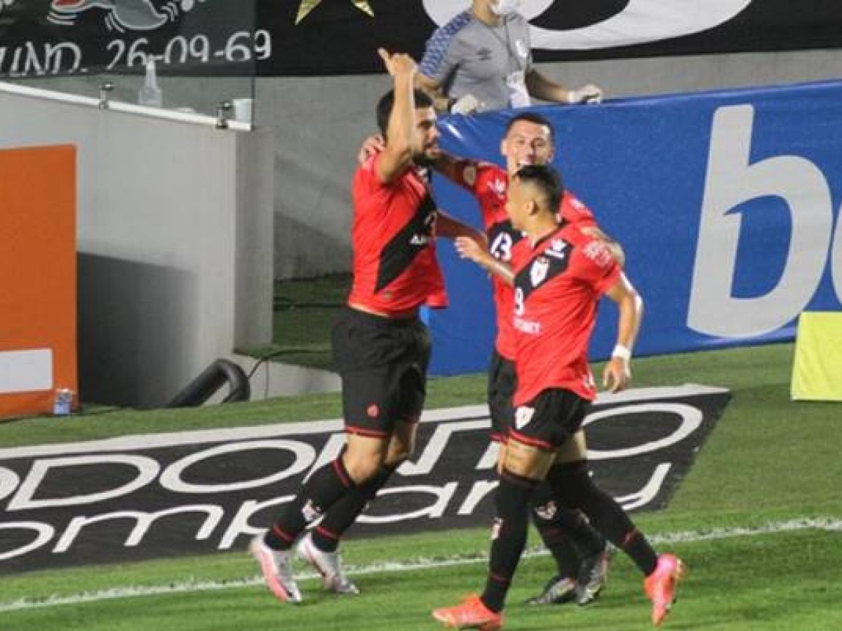 Atlético-MG goleia Flamengo por 3 x 0 no Maraca e encosta no Palmeiras