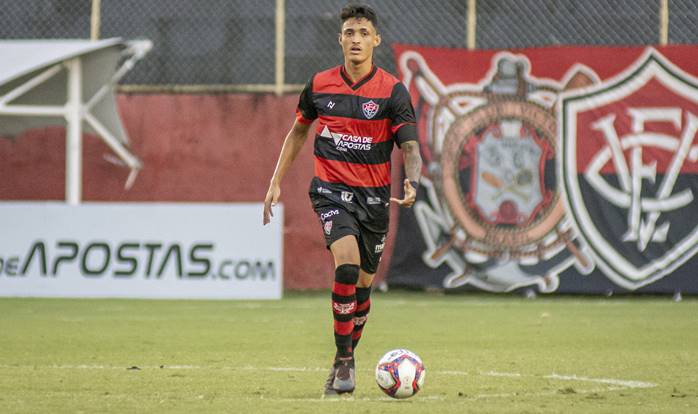 Zagueiro da base entrou na lista de melhores jogadores da última rodada da Série B . Mateus Moraes disputou até agora 13 jogos