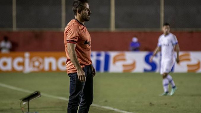 Oitavo técnico contratado pelo presidente Paulo Carneiro, Reizinho da Toca tem 31,2% no clube. Ramon Menezes venceu apenas três partidas