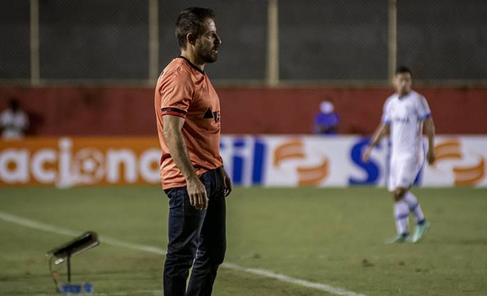 Oitavo técnico contratado pelo presidente Paulo Carneiro, Reizinho da Toca tem 31,2% no clube. Ramon Menezes venceu apenas três partidas