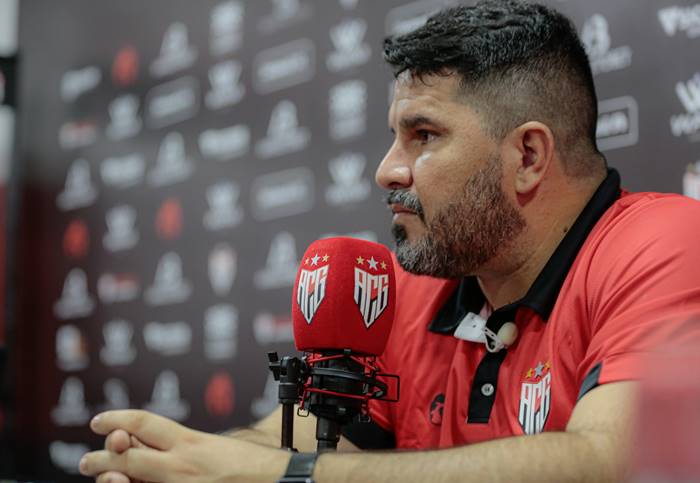 Eduardo Barroca, do Atlético-GO, valoriza tempo de recuperação dos jogadores do Dragão. Neste domingo, a equipe enfrenta o Bahia