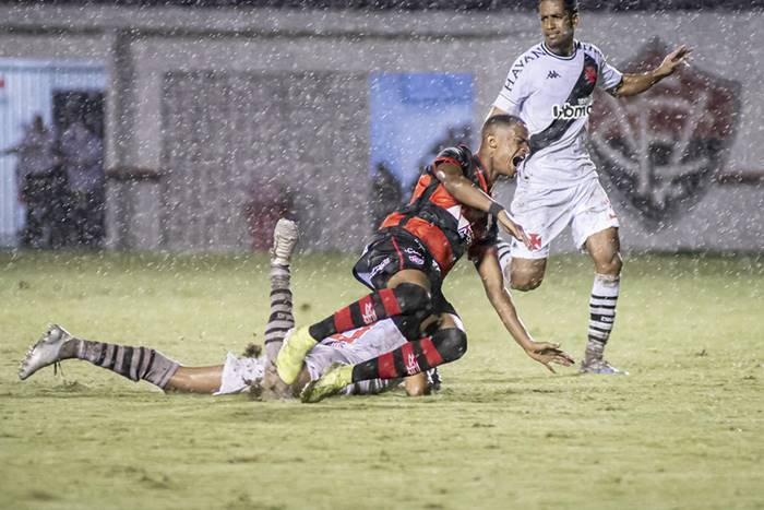 Com o primeiro turno se aproximando do fim, o Vitória está na 17ª colocação, com 13 pontos somados em 48 disputados, e apenas dois triunfos