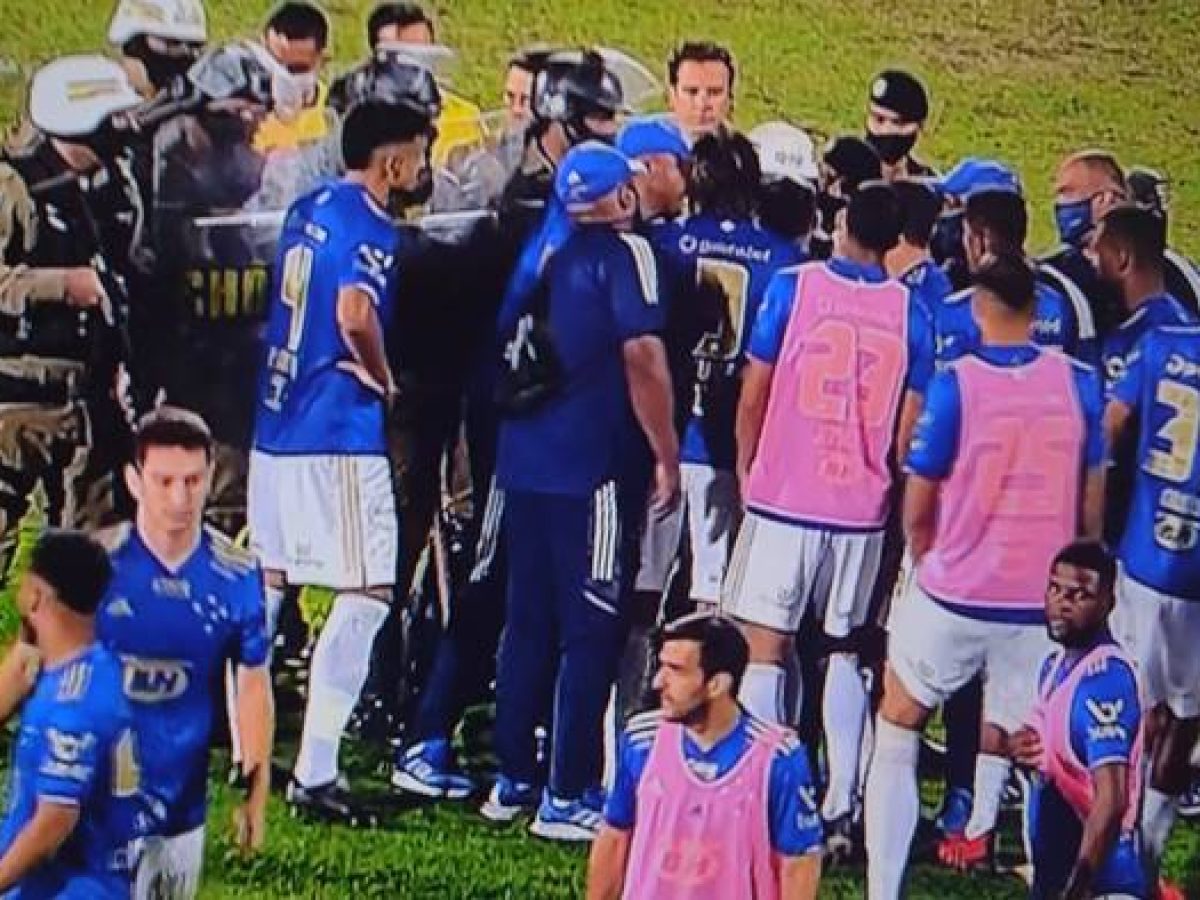 Cruzeiro e Vasco empatam e seguem perto da zona de rebaixamento