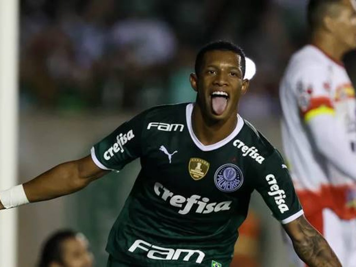 Arsenal faz proposta de 20 milhões de libras por Danilo, do Palmeiras