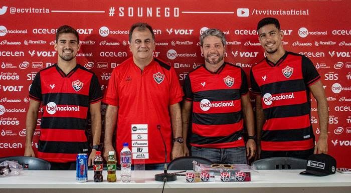 Com Preto Casagrande, Vitória apresenta equipe de futevôlei