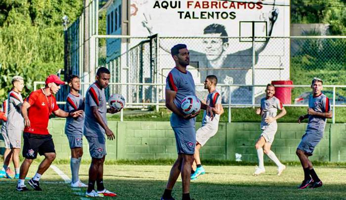 Com dois desfalques, Vitória encerra preparação para enfrentar o São José