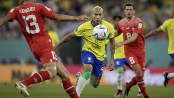 Brasil vence a Colômbia e garante classificação antecipada para a