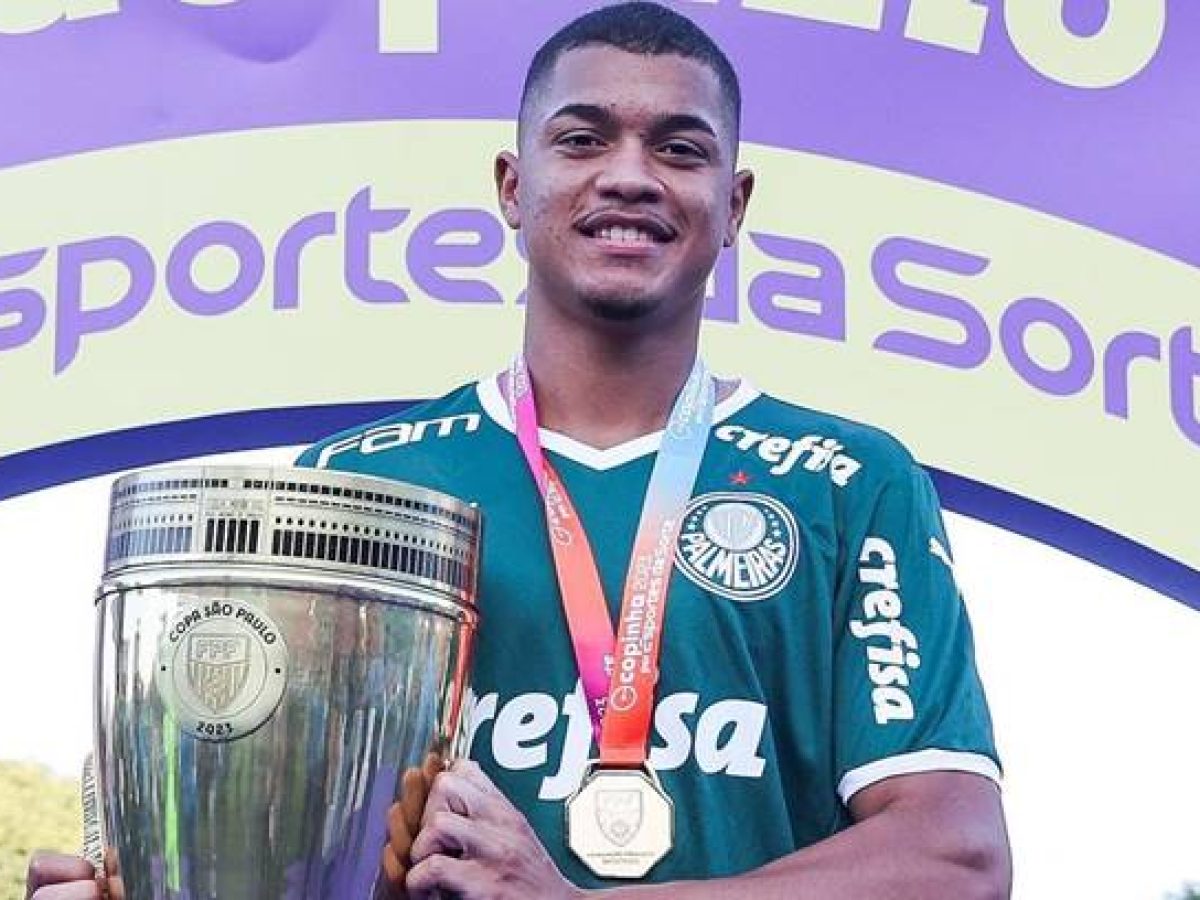 Nova joia? Pedro Felipe, zagueiro da base do Palmeiras, possui