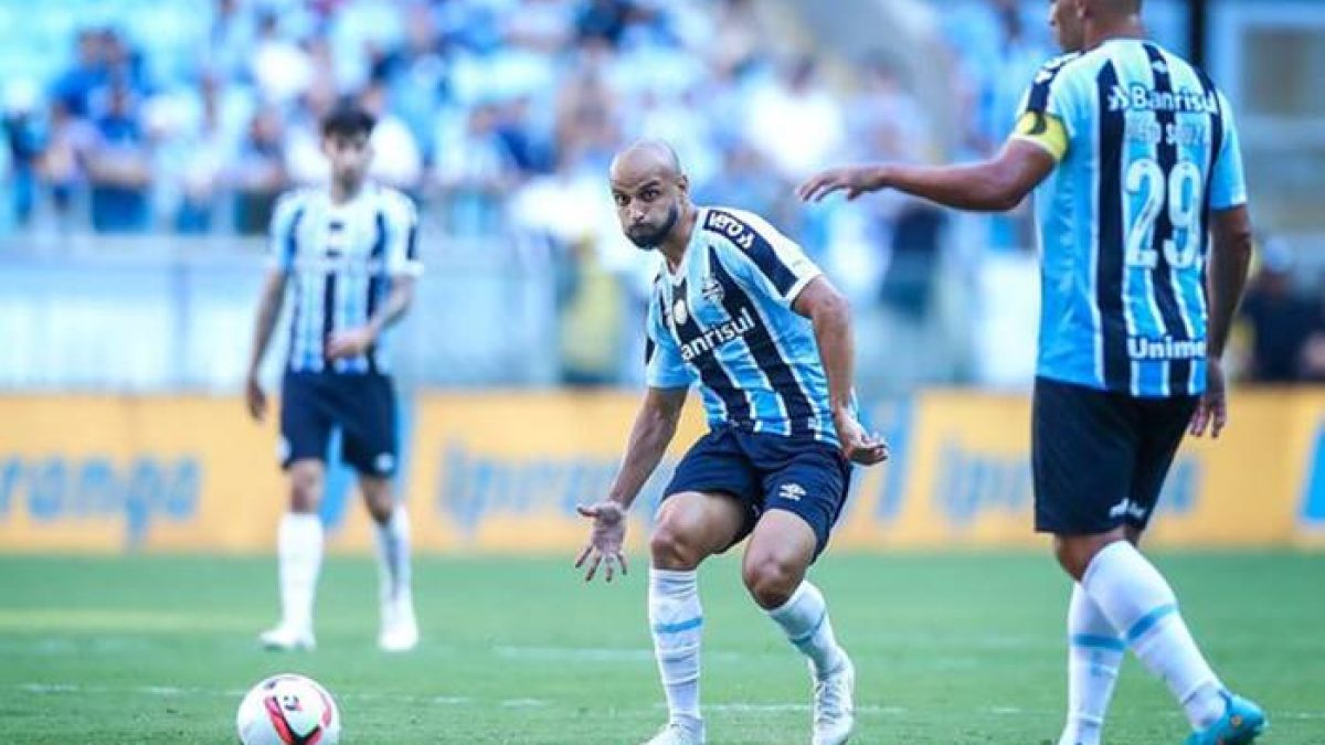 Presente em 10 dos 12 jogos do Grêmio em 2023, versátil Thaciano