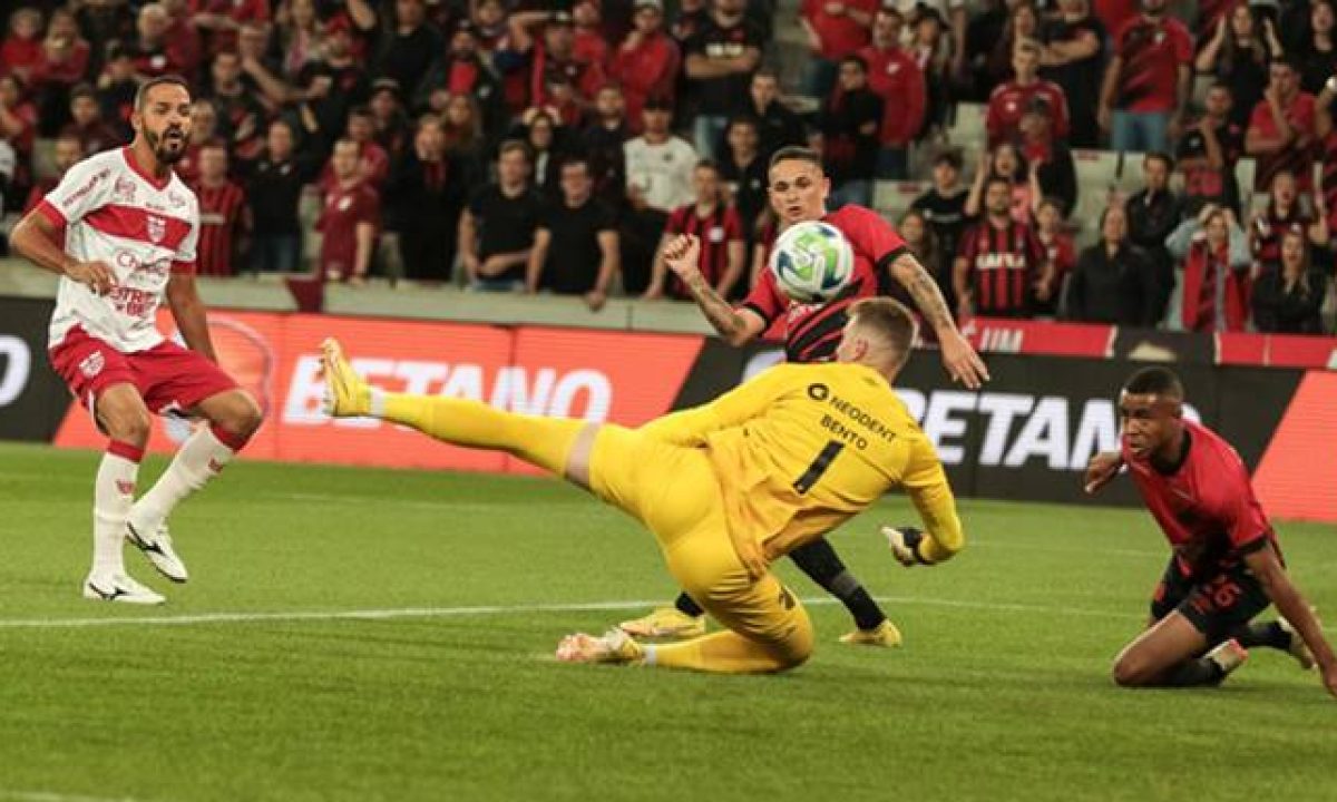 Em jogo de quatro gols, CRB e Ituano ficam no empate no Rei Pelé