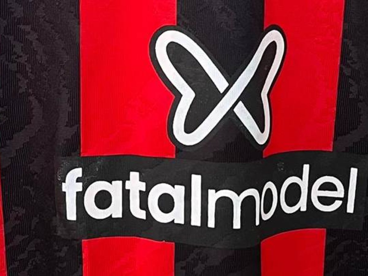 Esporte Clube Vitória fecha patrocínio com site adulto de acompanhantes