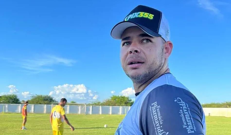 Adriano Souza será o treinador do Atlético de Alagoinhas em 2025