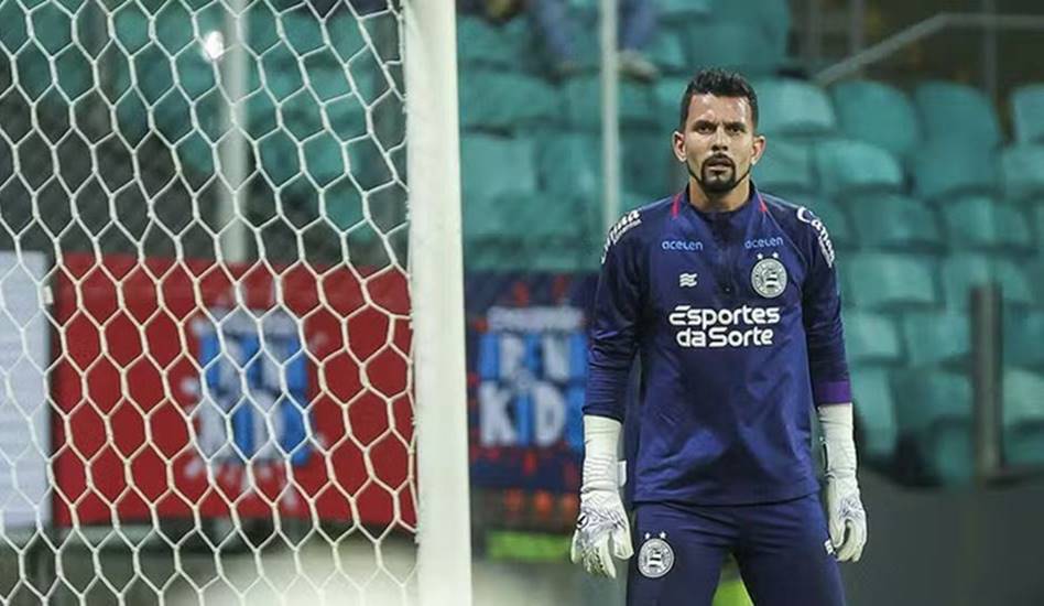 Goleiro lamenta má fase do Bahia, mas frisa: ‘Vamos dar a volta por cima’