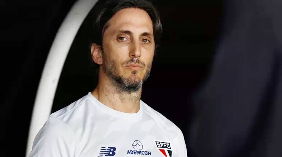 Técnico do São Paulo defende Rogério Ceni após derrota do Bahia