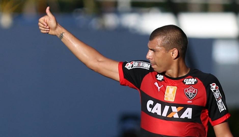 Ídolo do Vitória, Neto Baiano é anunciado por time da Série B do Paranaense