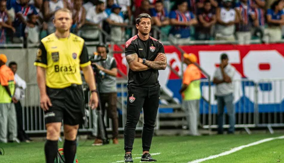 Com Carpini, Vitória ainda não venceu e nem marcou gol contra o Bahia